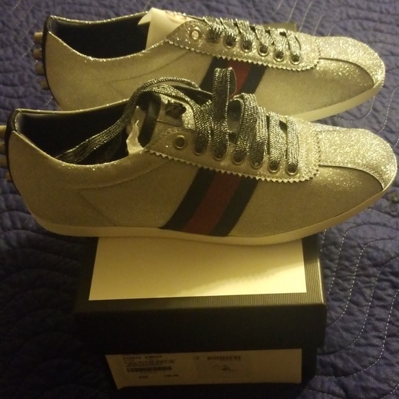 *Brand New Gucci shoes in box - Picture 4 of 8